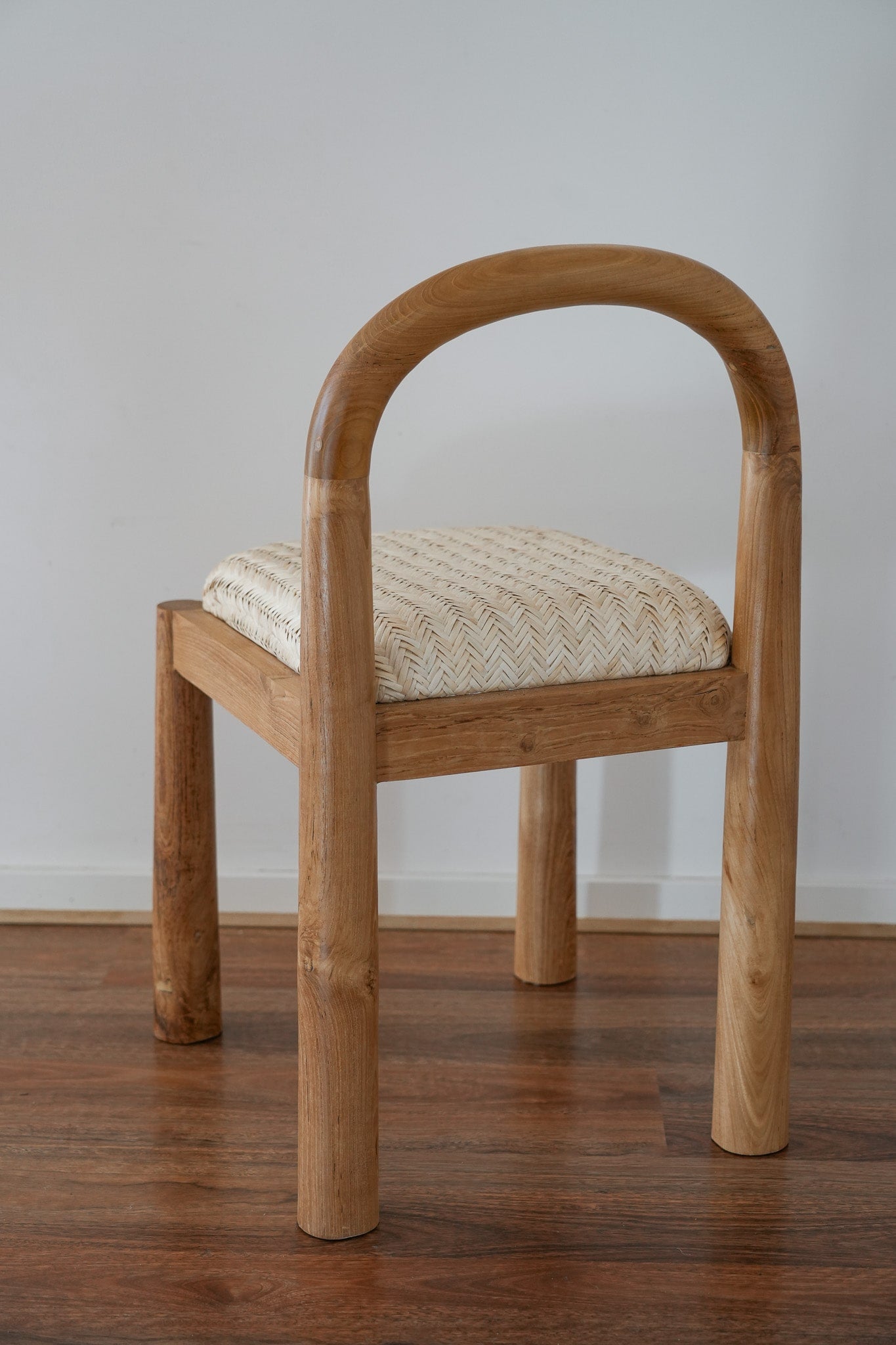 THE DESA DINING CHAIR