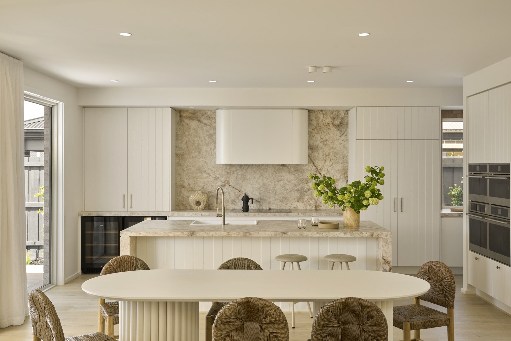 THE DILLY DINING CHAIR