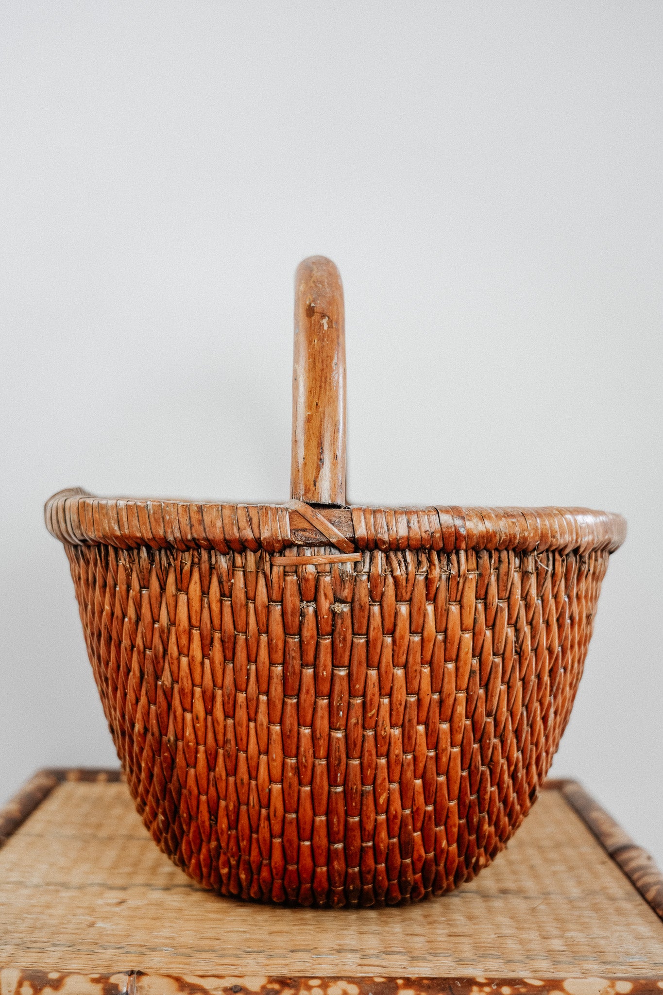 Chinese woven square/ round basket with bamboo handle