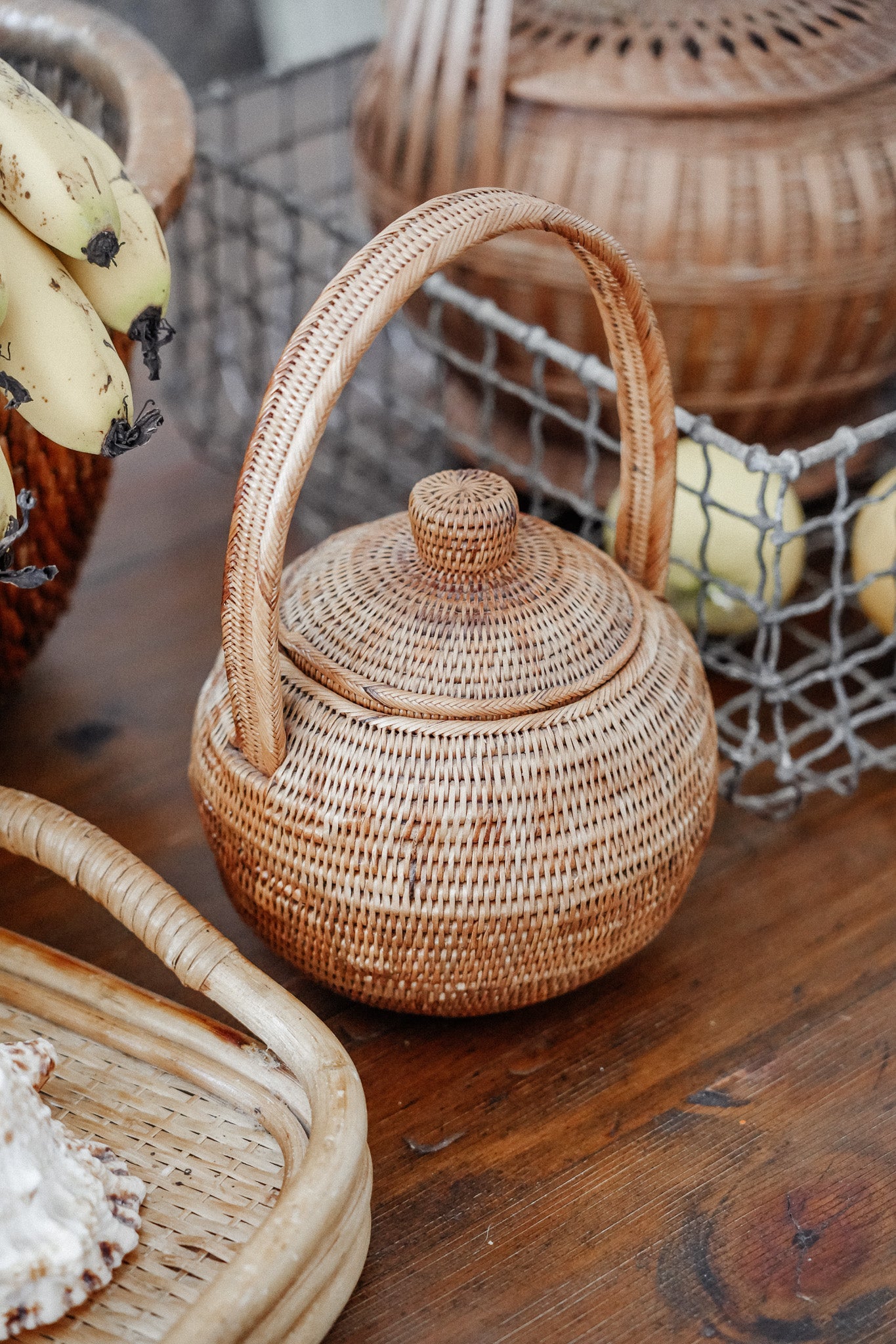 Rattan woven round basket with lid & handles ( Lombok style weave )