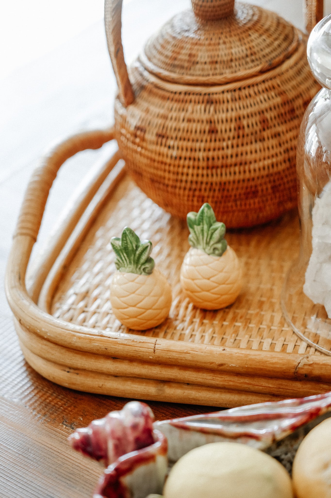 Rattan woven round basket with lid & handles ( Lombok style weave )
