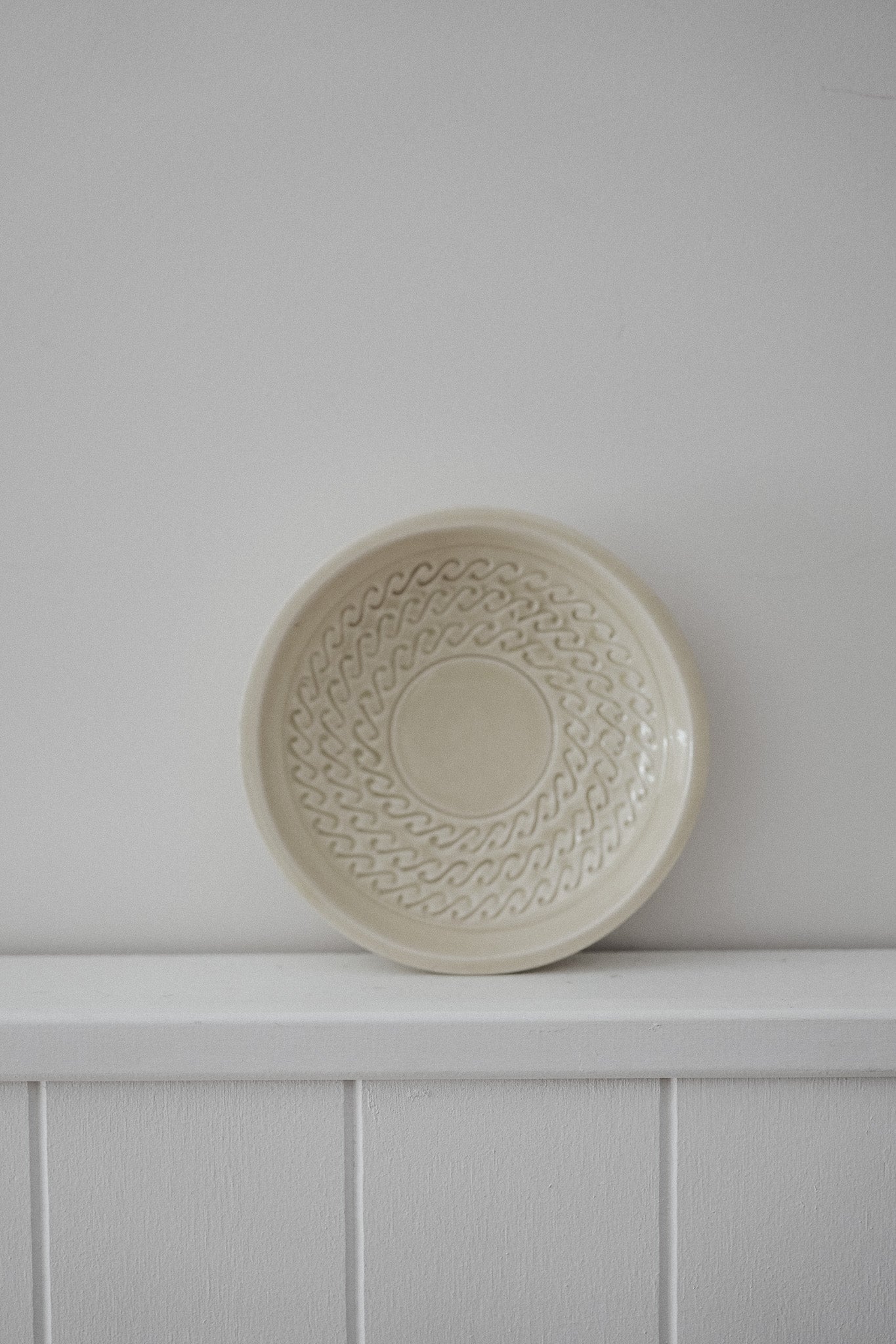 Vintage Cream Wave Dish
