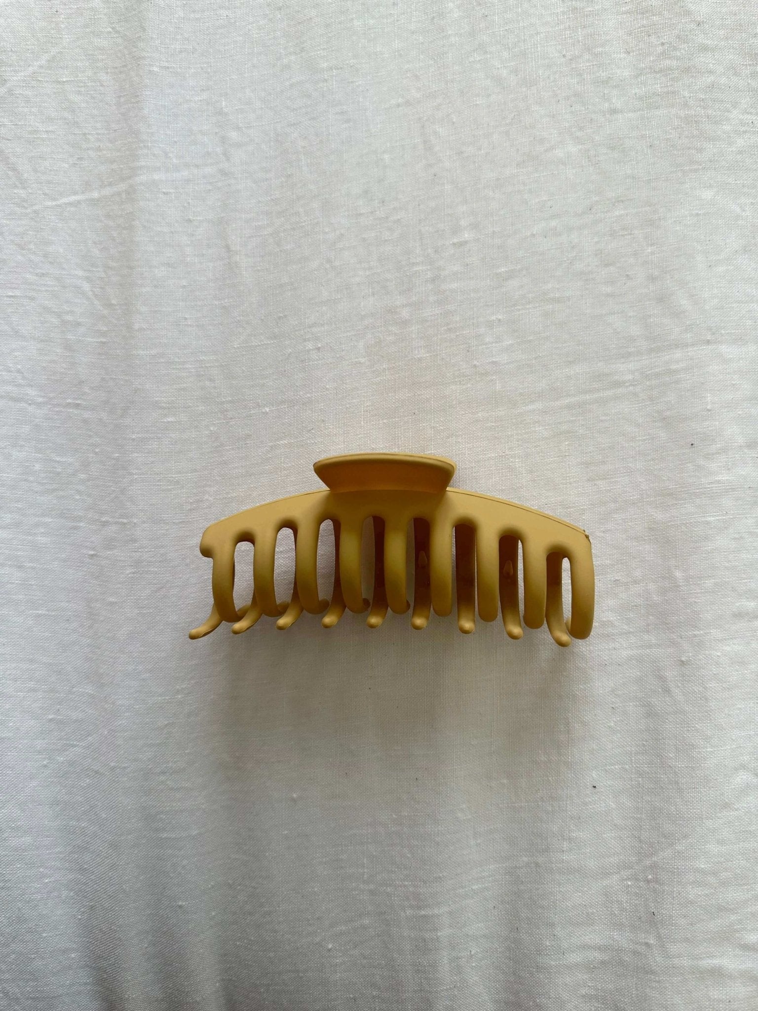 CLAM CLAW HAIR CLIP Color: BUTTER by HIBISCUS THE LABEL Designer Homewares Furniture Australia