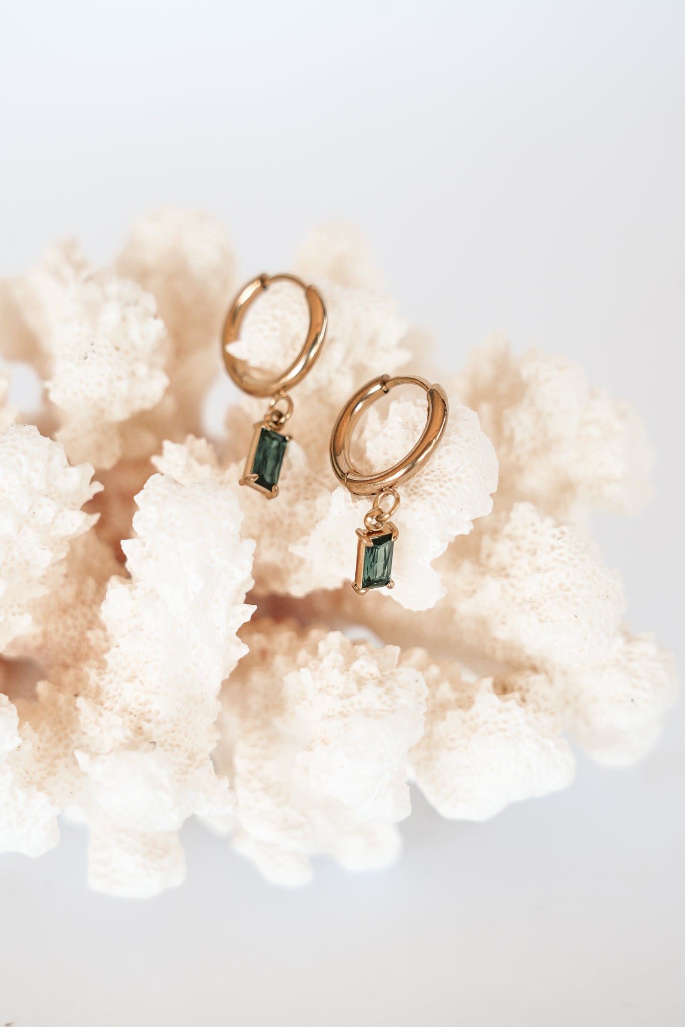 THE RIRI EARRINGS