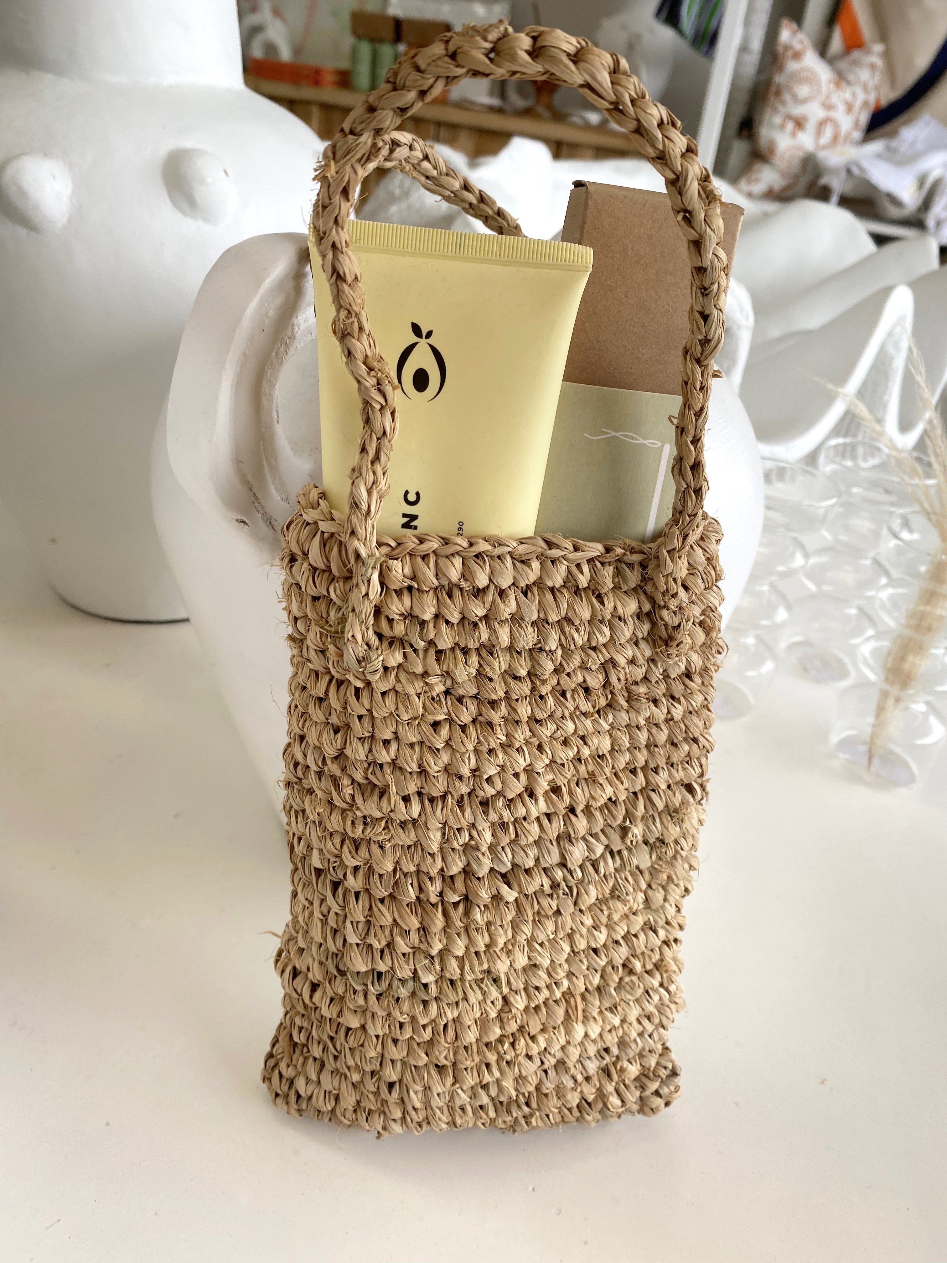 THE GETAWAY BOTTLE TOTEBlack Salt Co Shop