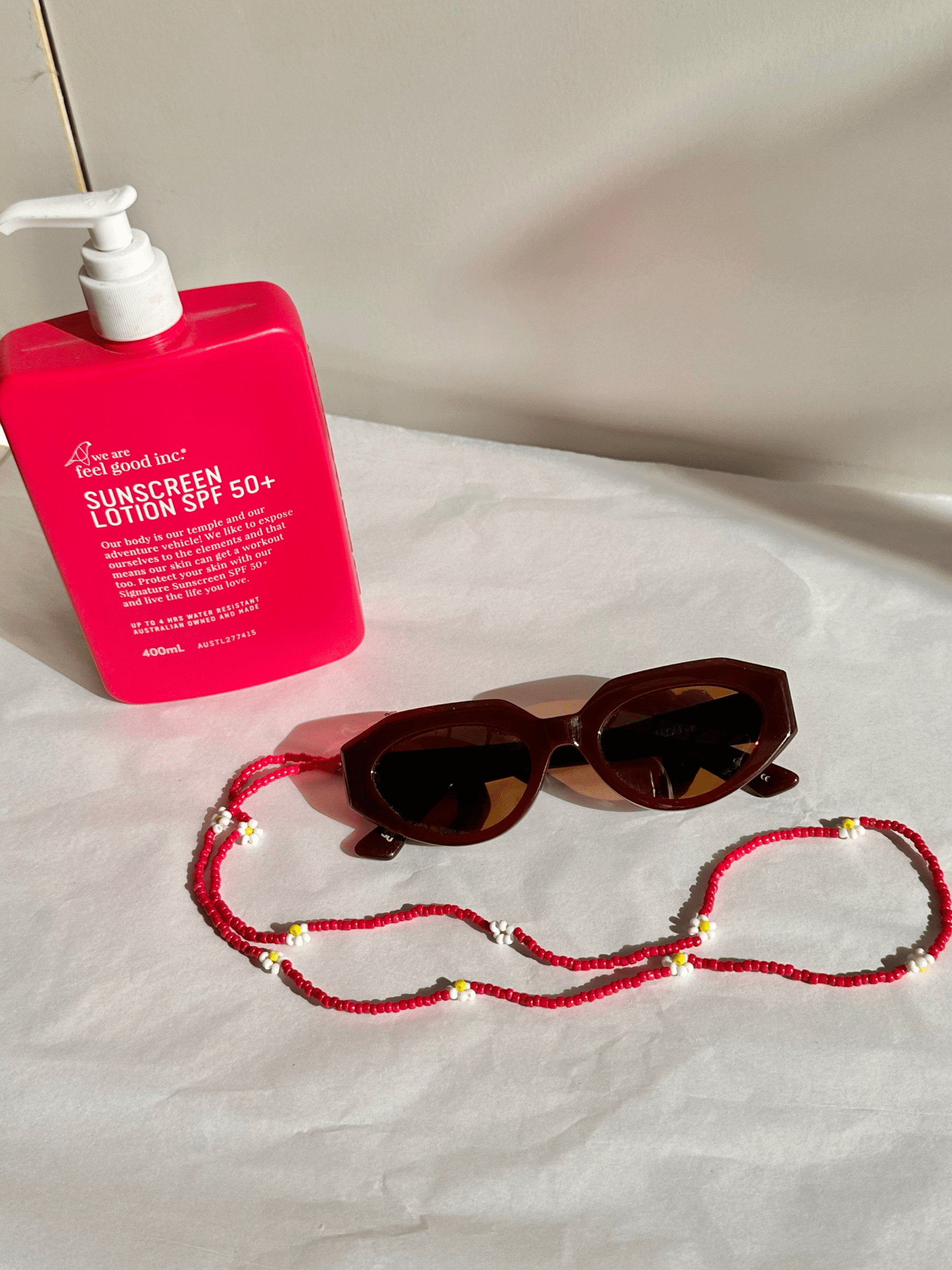 THE VACAY SUNGLASS CHAIN - RED BLOOM - HIBISCUS THE LABEL - Black Salt Co