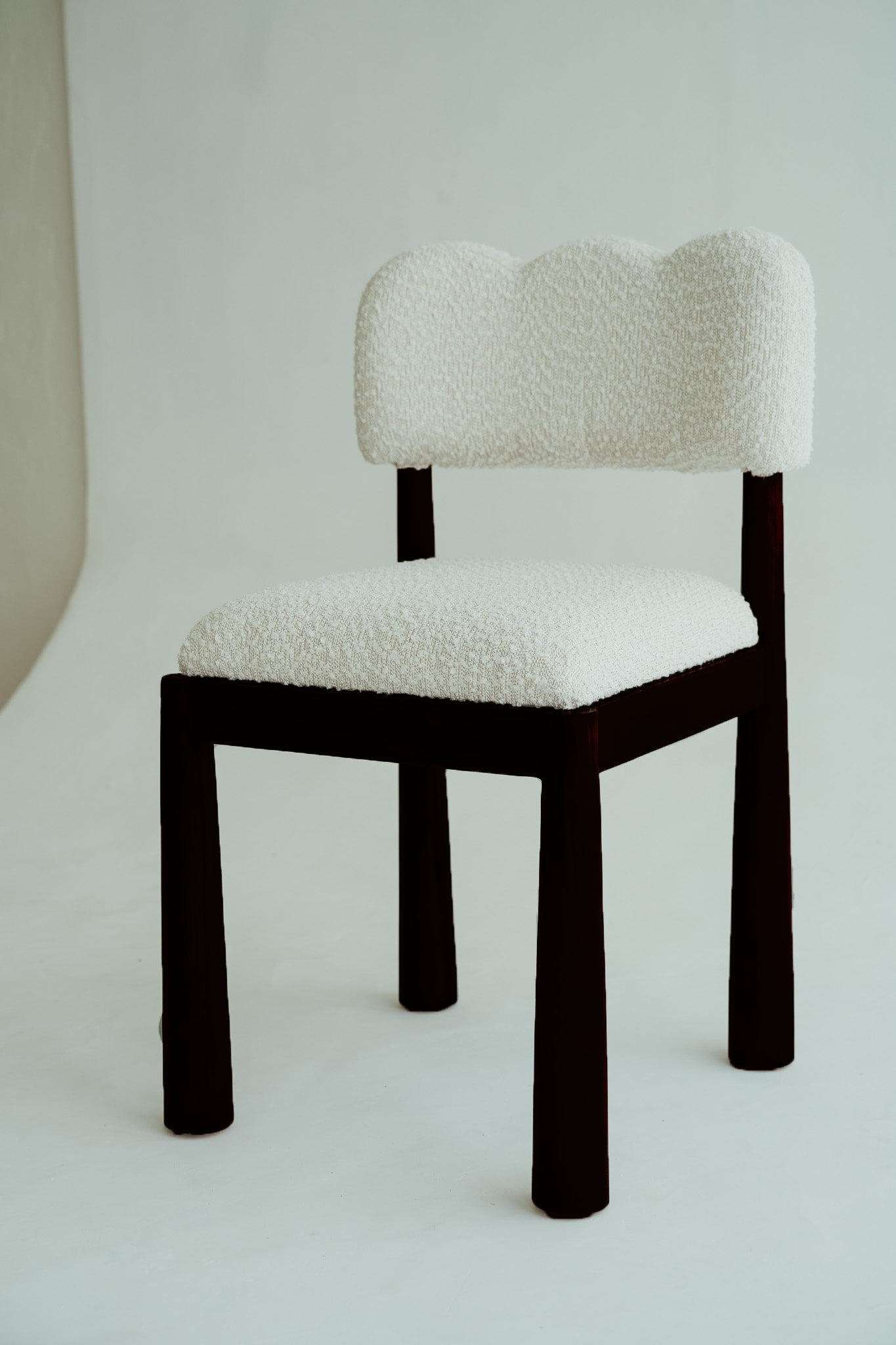THE LOKOA DINING CHAIR