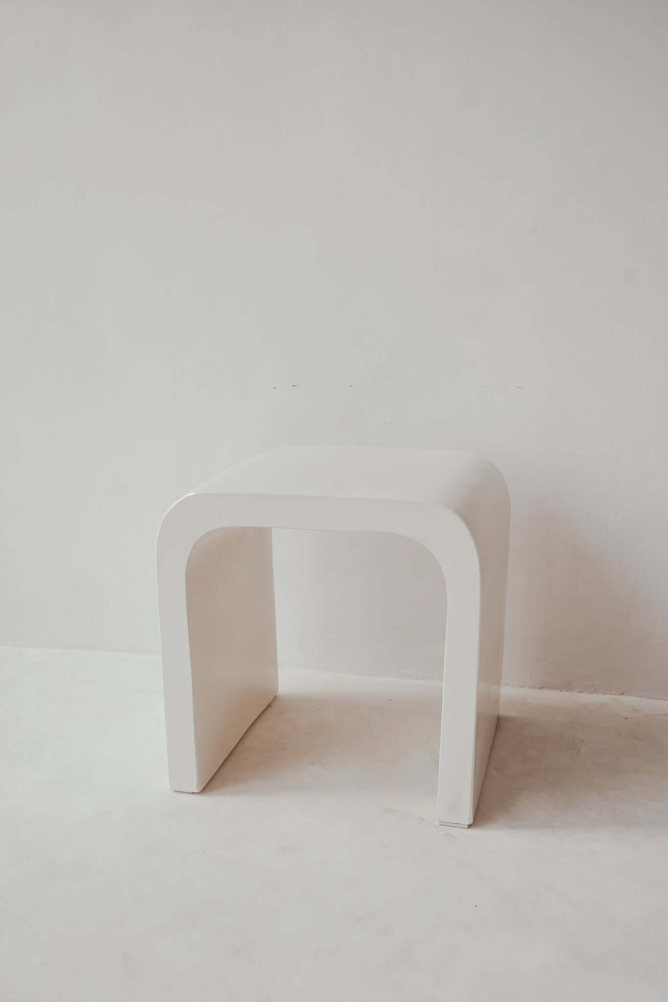 THE SICILY SIDE TABLE