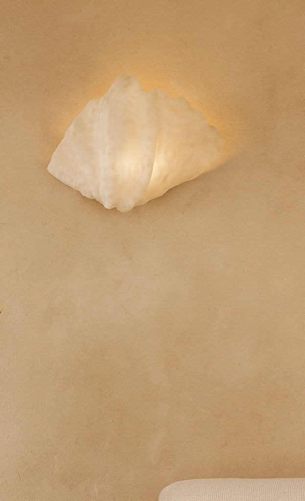 THE ZURI CLAM SCONCE