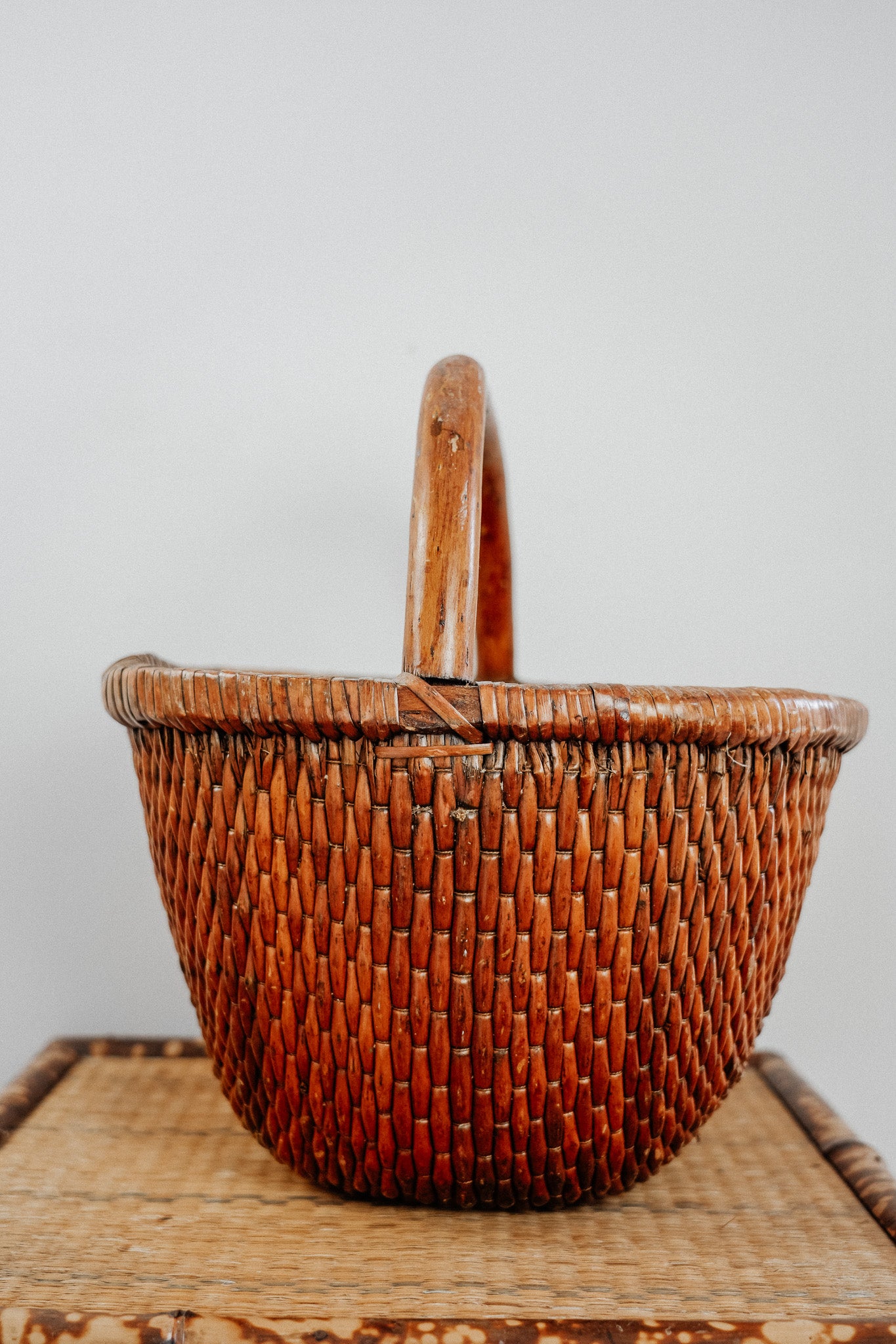 Chinese woven square/ round basket with bamboo handle