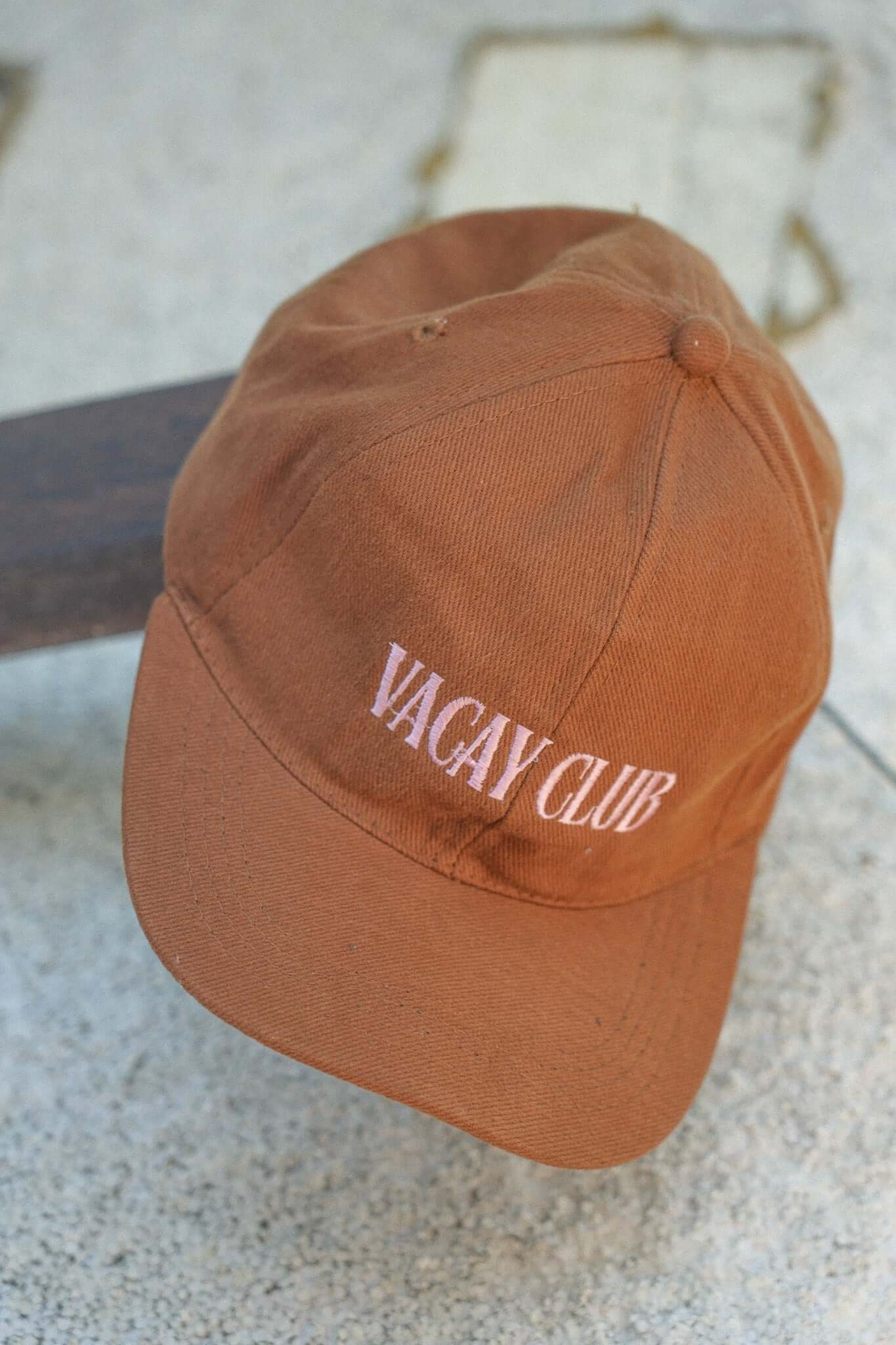 HIBISCUS 'VACAY CLUB' CAP